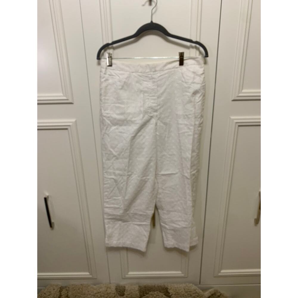 Liz Claiborne Lizsport Women's Size 10 White Cropped Embroidered‎ Floral Pants